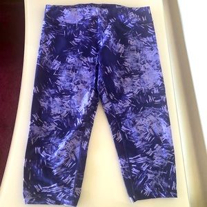 Marc Andrew New York Performance capri, cropped legging. Purple tones. Size XL.